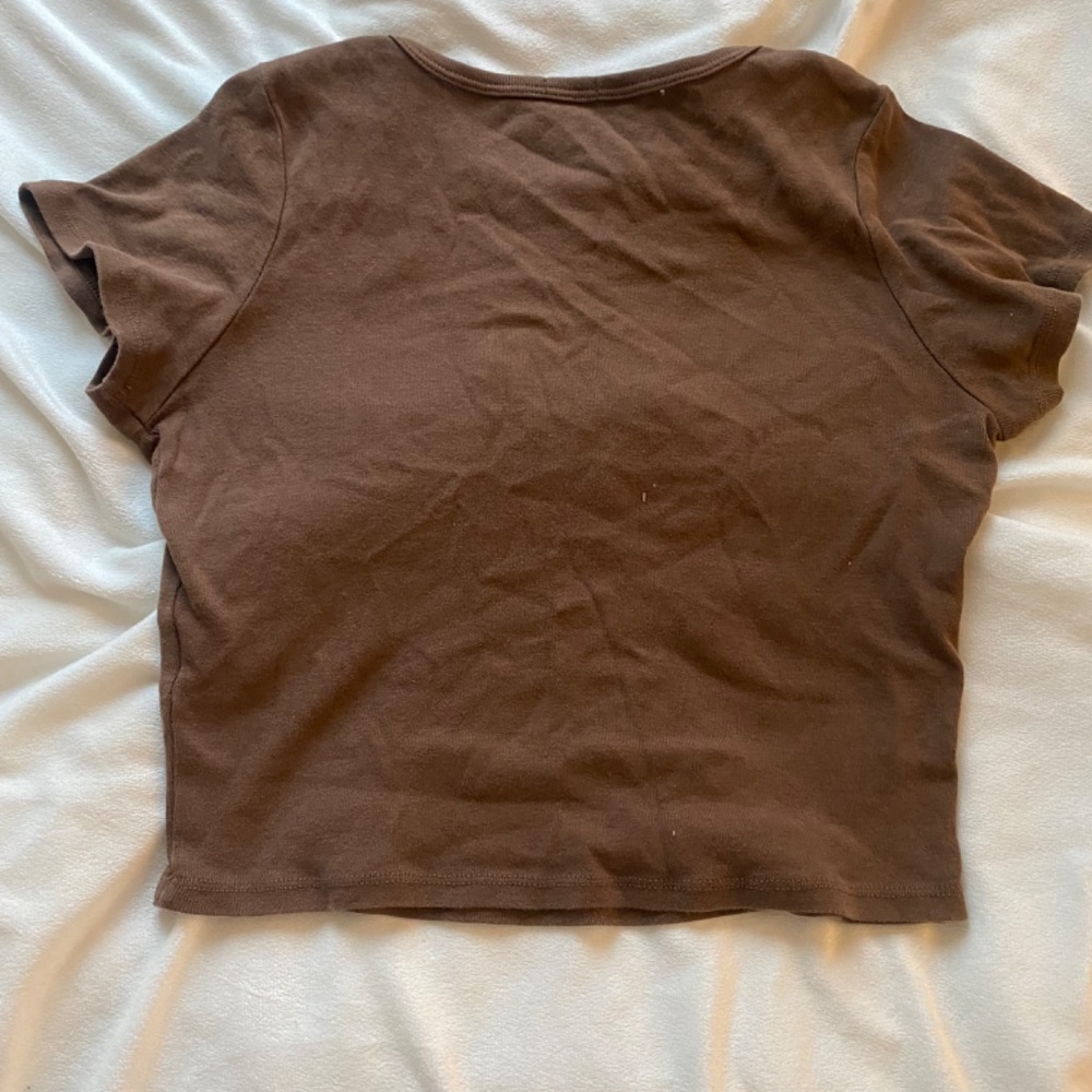 Brandy Melville tee - Picture 3 of 3